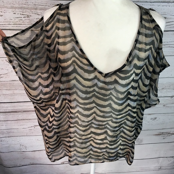 😎 Cold shoulder sheer animal stripe oversize top - Picture 2 of 7
